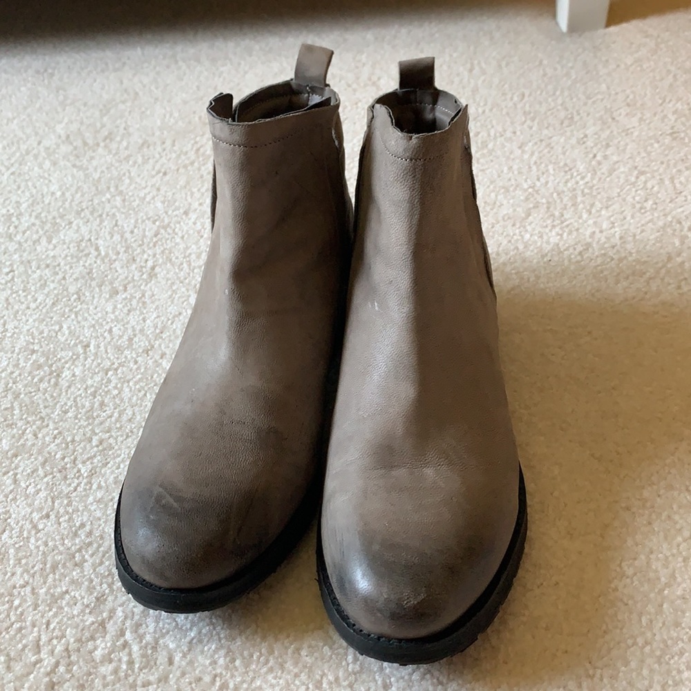 Steve Madden Distressed Chelsea Boots